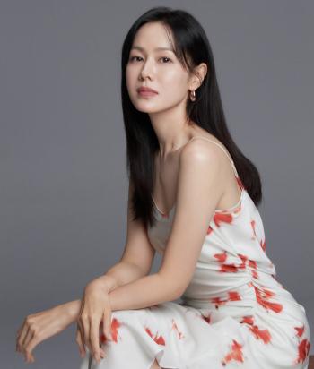  Daily life of dragging a stroller around the playground for Son Ye-jin..Everything changed from 1 to 10 after giving birth