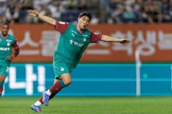 Multi-goal Joo Min-gyu, the star of the 30th round of the K League 1...K League 2 MVP is Kimpo forward Dongjin Park 