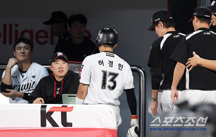  Director Lee Kang-chul who is worried about Huh Kyung-min