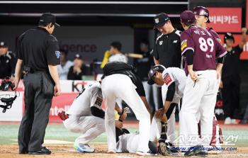  Huh Kyung-min complains of pain