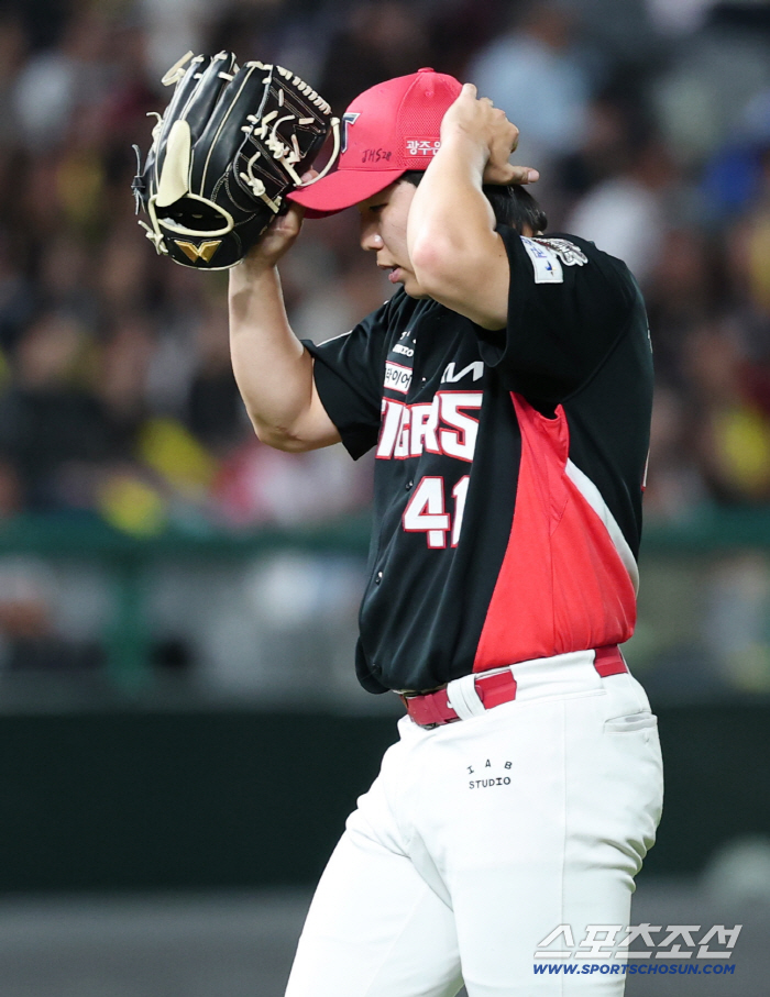  Hwang Dong-ha allowed a two-run shot