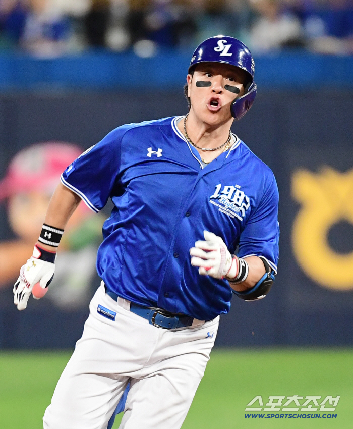  Kang Min-ho's powerful run and a tiebreaking RBI triple