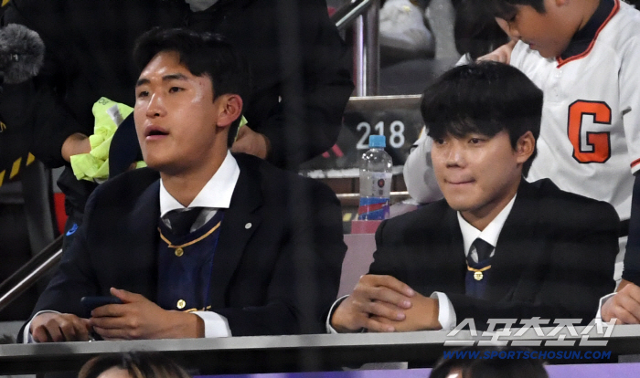  KT Wiz Park Jihoon and Lim Sangwoo are excited