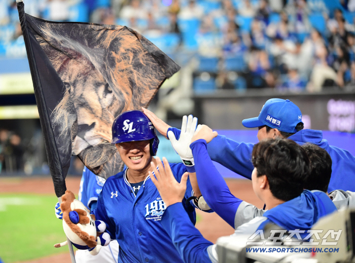  Lee Sung Kyu's come-from-behind solo shot to turn the game around in the 6th inning