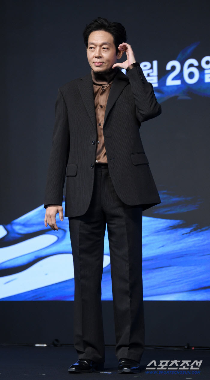  Park Jihwan is stiller today