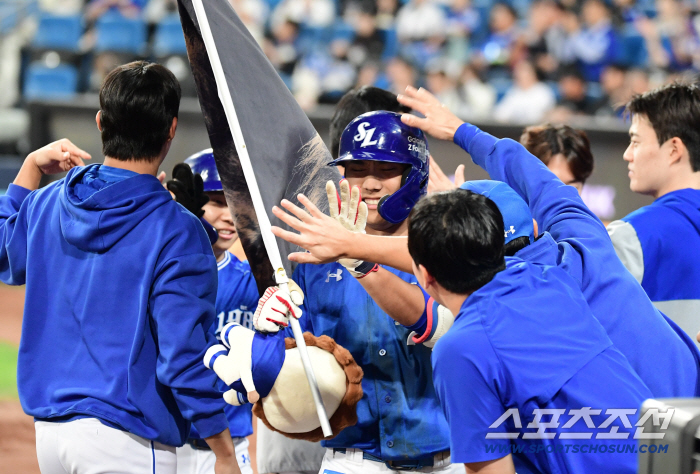  Two-run home run shot chasing Lee Jae-hyun closely