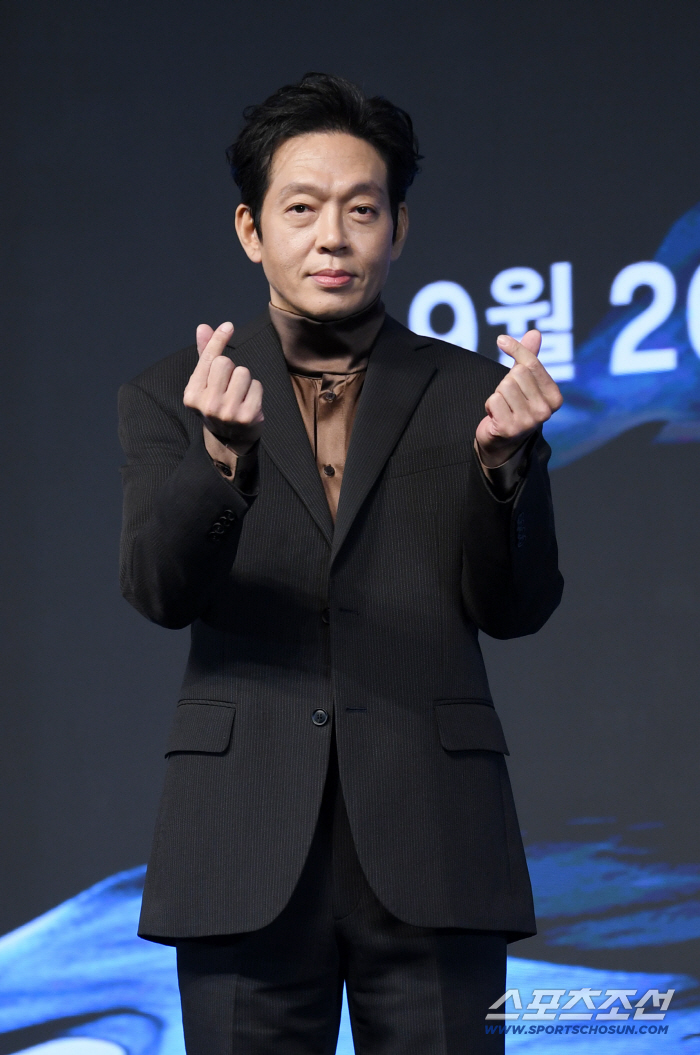  With my love for Park Jihwan
