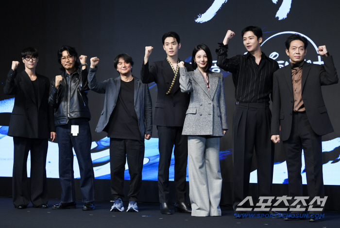  I did it until I threw up..Ro Woon and Shin Ye-eun, a real action historical drama that smells like sweat (Roundup)