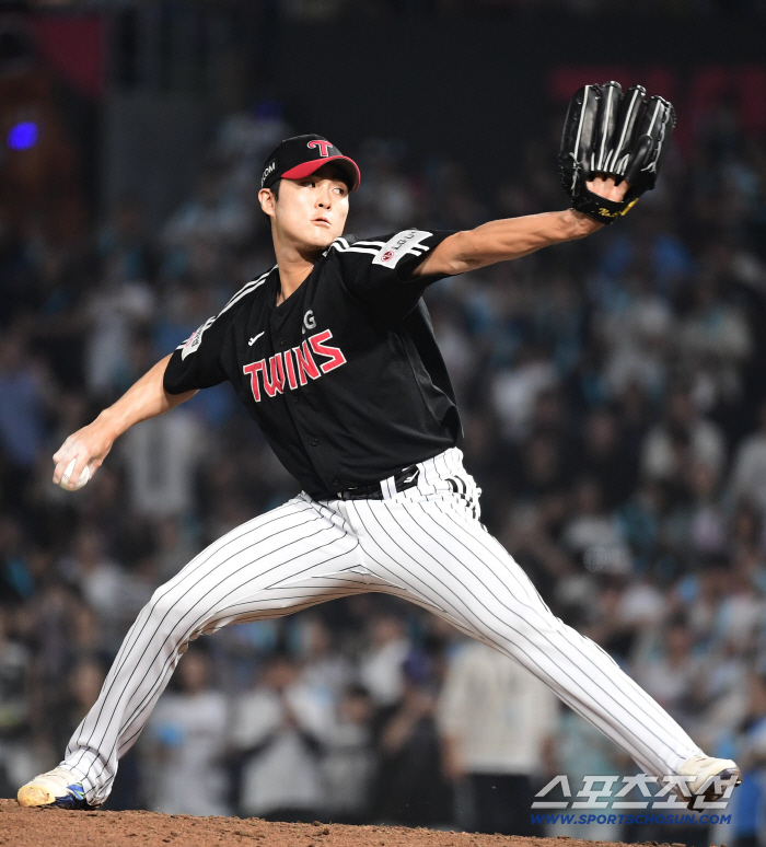 Although he hates it, he made a shocking comeback by pushing back the record of seven consecutive four-pitch pitches and six consecutive throws. The bare face of the No. 1 bullpen, which he wanted to hide, was revealed 