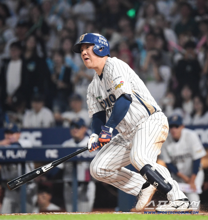 Although he hates it, he made a shocking comeback by pushing back the record of seven consecutive four-pitch pitches and six consecutive throws. The bare face of the No. 1 bullpen, which he wanted to hide, was revealed 