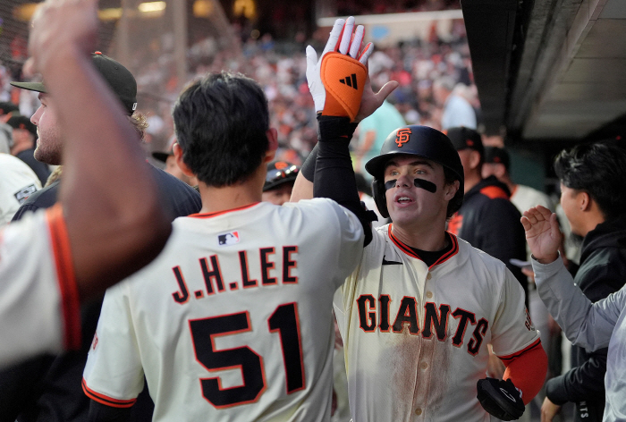  SF Lee Jung-hoo added RBI with a timely hit in 15 days, making the team come from behind to win
