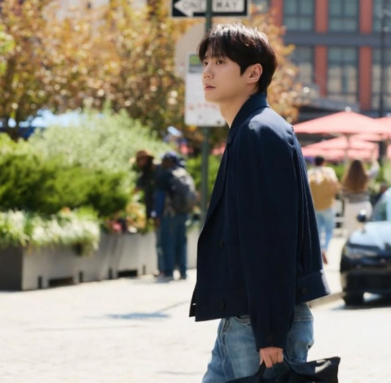 Lee Junyoung Leads Blue Dragon Ranking Ahead of Final Voting Deadline