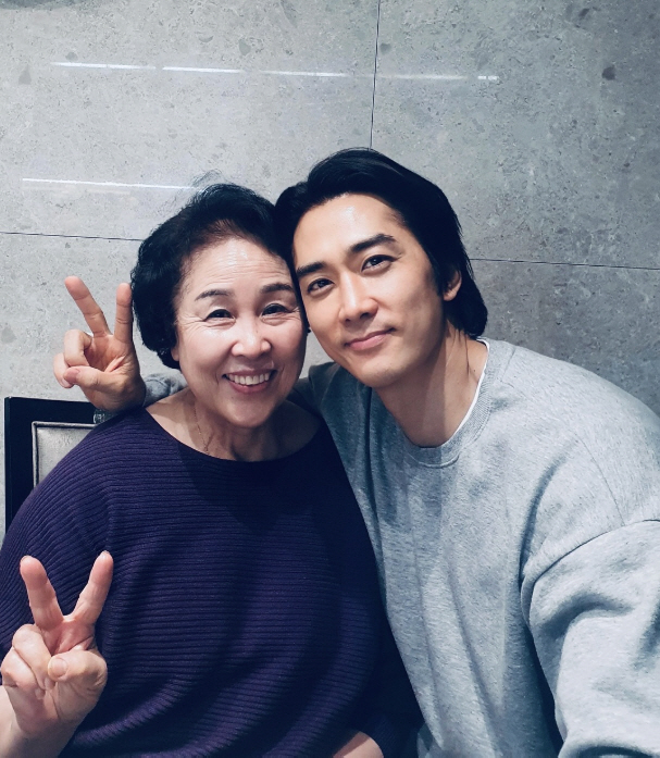The day I meet my mother, Song Seung-heon, I want to hold her in my arms..a feeling of desperation