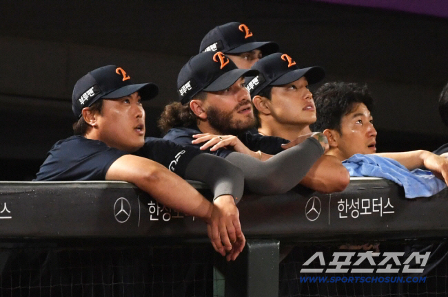 Heaven helped! Hanwha and LG are the best starting players for the first place. Ryu Moon-phone will appear