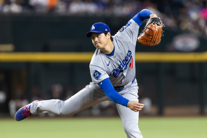 In addition, Ohtani threw like crazy, 8K scoreless in 6 innings, finishing the regular season with 14G ERA 2.87 which is like the first starter in autumn baseball