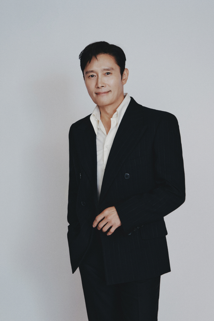  I want to see Lee Byung-hun while filming a piece of work I bought with my mouth open