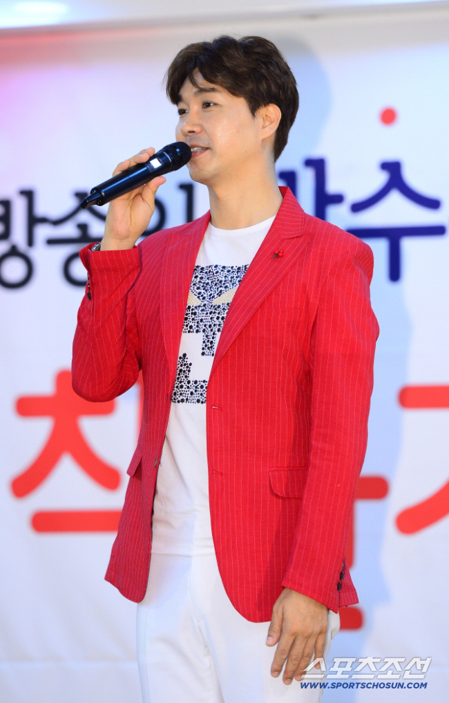 Jay's father Park Soo-hong wants to raise his child alone. Fact-bombing his wife and husband at the end of their divorce crisis (baby)