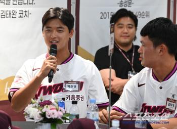 Park Seok-min, parents of 700 million celebrities, also came, and 13 rookies greeted for the first time...Let's see each other often at Gocheok. Encouraging the coach