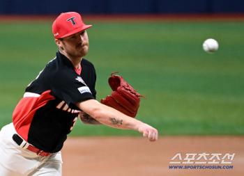  KIA starter Oler's hard throw