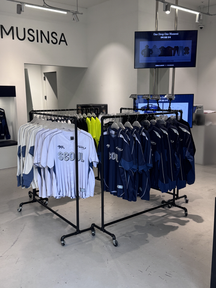 Seoul E-Land, pop-up mecca Seongsu, the first Musinsa pop-up store in professional sports!