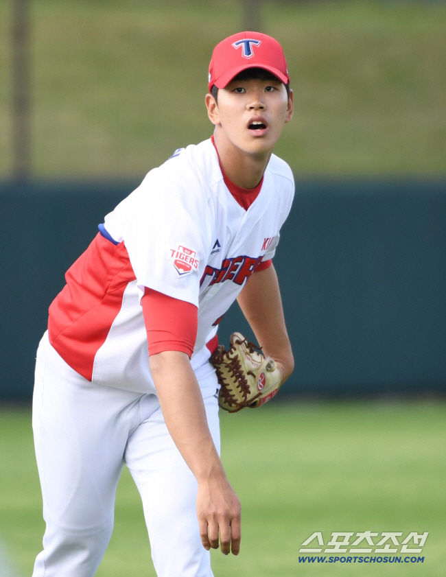 Shock 154km fastball prospect retirement announcement, director must be very courageous and supportive