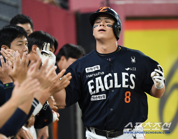 Three days off → two days away → in Daejeon. In a fair schedule, LG has a magic number and Hanwha has to reduce the game difference to win the championship 
