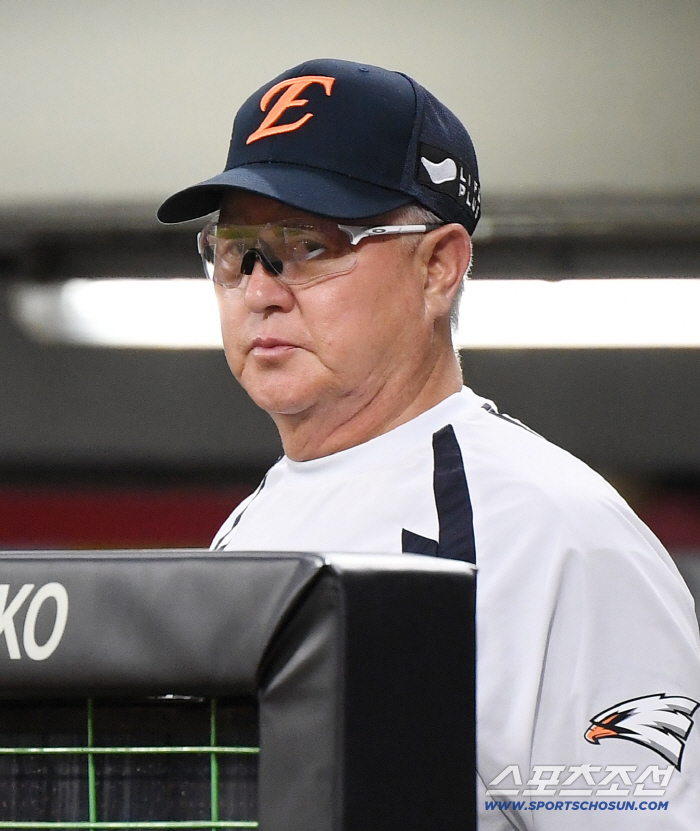 7 consecutive 4 pitches self-destruction → There is a possibility of winning the LG game, but…