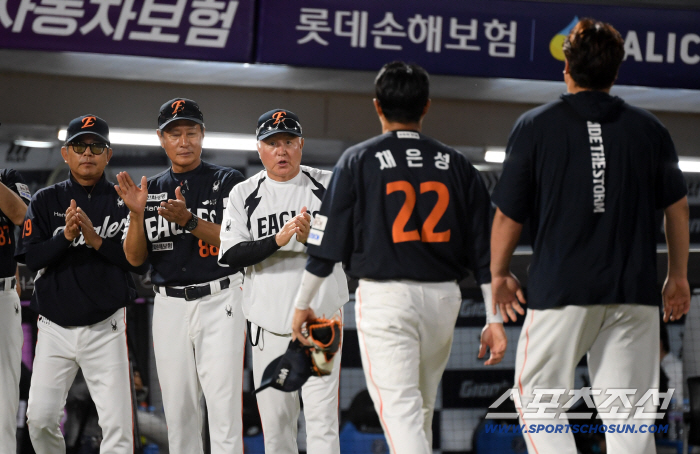 7 consecutive 4 pitches self-destruction → There is a possibility of winning the LG game, but…