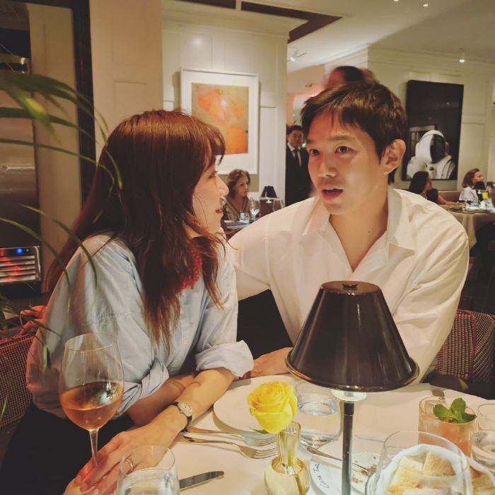 Gong Hyo-jin is 10 years younger ♥ I'm really happy about my honeymoon morning date after I'm discharged from the military