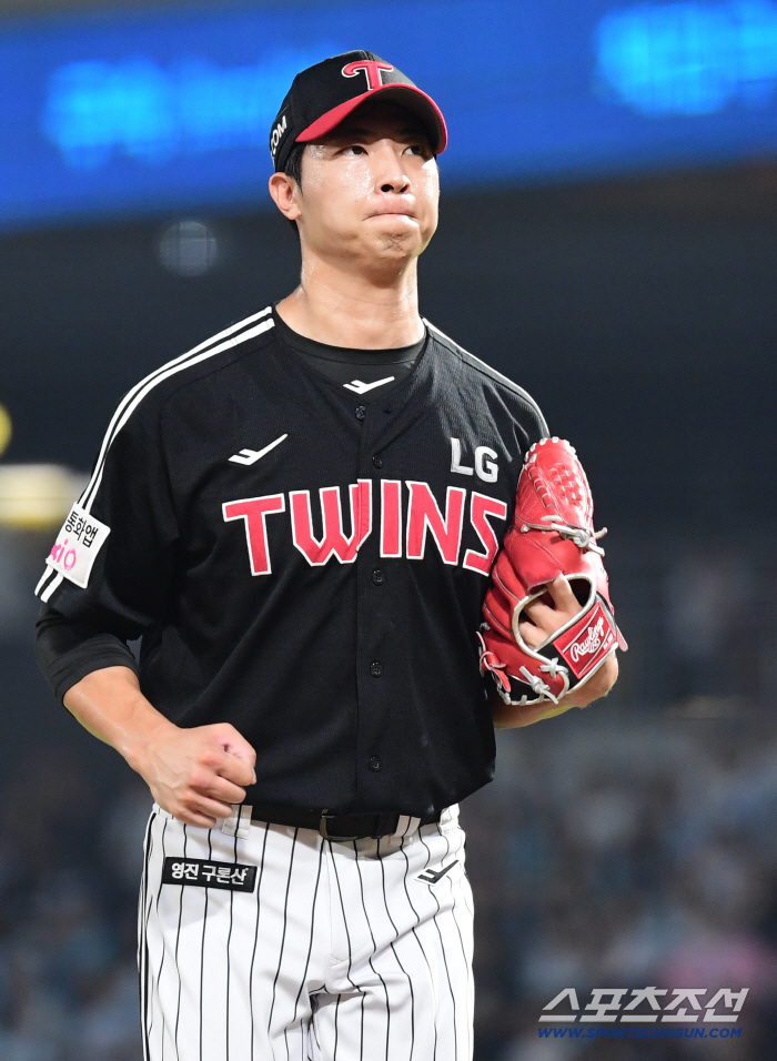 Hanwha fans will laugh, walking four balls, four balls, four balls, four balls, two outs and an unbelievable 6 runs (Changwon site)