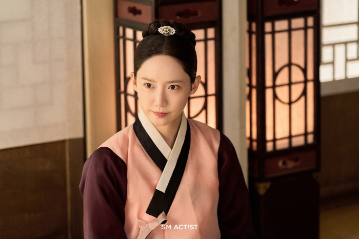 Yoona Sets New Milestone with ‘Bon Appetit, Your Majesty’