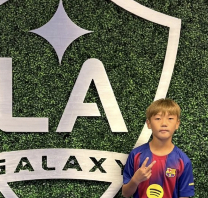 Lee Dong-guk's Child Farming Is Successful... Xi'an passed the prestigious LA Galaxy Youth Team without his dad's back. 