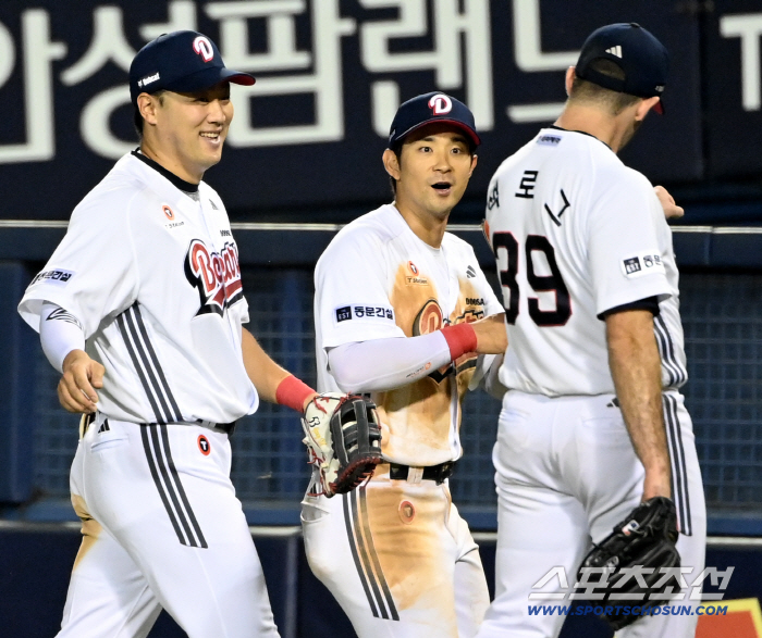 LG, are you thankful? One roof, two families laughed...Doosan also has a 10-win pitcher! Successfully added red pepper powder to Hanwha. 