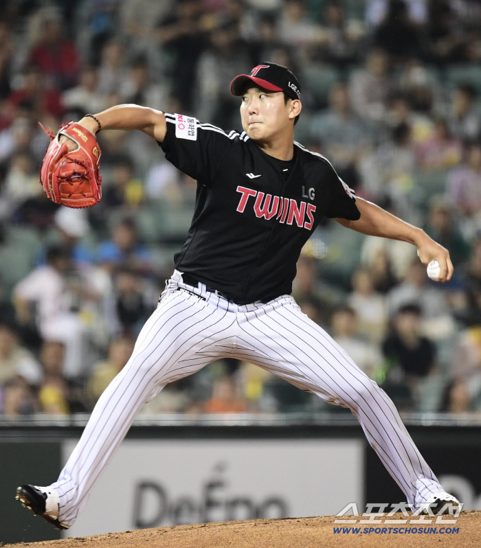 LG defeated Lotte by 111, Magic Number 3→3.5G car. Even if he loses three consecutive games in Daejeon, he will remain No. 1. Lotte's fourth consecutive victory in the quarterfinals 