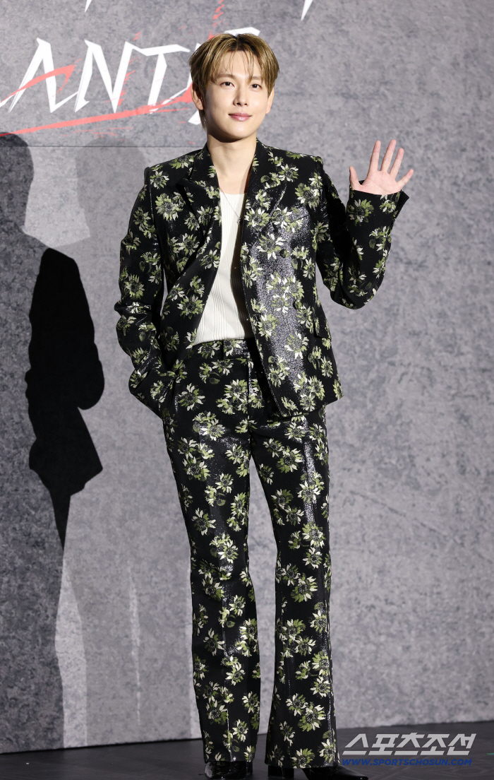 Lim Siwan's outfit for today? Warts concept. Didn't you try to fry it alone? Funny explanation