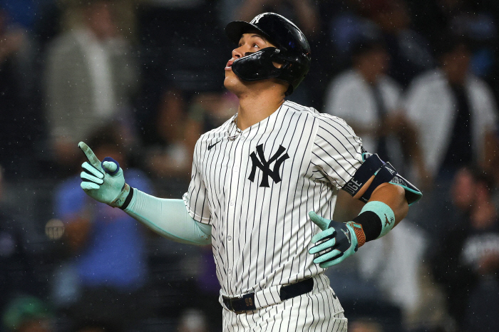 One decisive hit left for Raleigh, and if that's the case, Judge will hit 60 home runs. You are out of your mind.