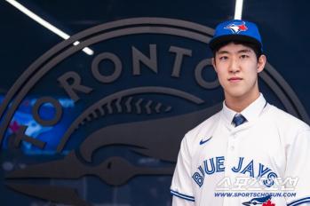 Park Joon-hyun, who chose Korea, signed a contract with Toronto for 2.1 billion won in ML entry documents