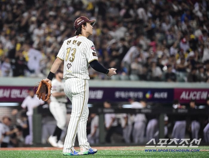 Jeon Min-jae's throwing error to allow additional runs