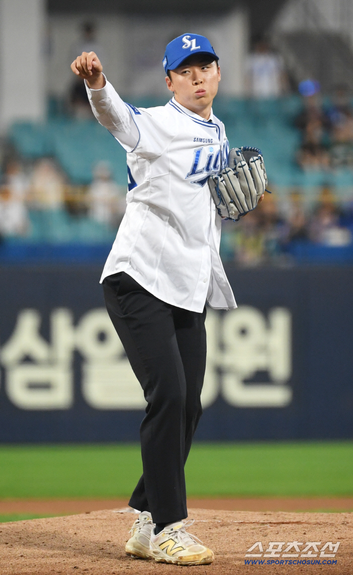  Lee Ho-bum takes the mound in the first round of Samsung