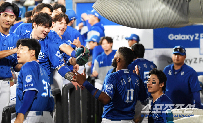  Park Byung-ho Diaz is amazing