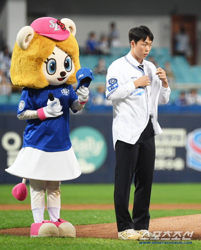  Samsung Round 1 Lee Ho-bum wearing Lions uniform