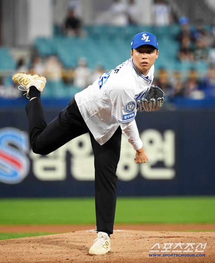  Samsung Round 1 Lee Ho Bum's first pitch is also serious