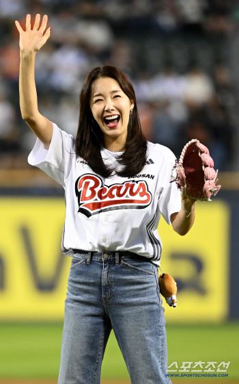  Soihyun, the smile of Doosan's real fan