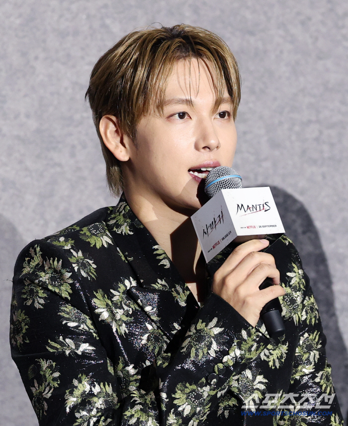  The outfit is also a warts look...How is it different from MZ killer Lim Si-wan and Gil Bok-soon Jeon Do-yeon (Roundup)