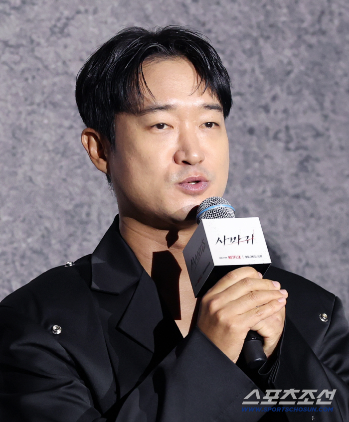  The outfit is also a warts look...How is it different from MZ killer Lim Si-wan and Gil Bok-soon Jeon Do-yeon (Roundup)