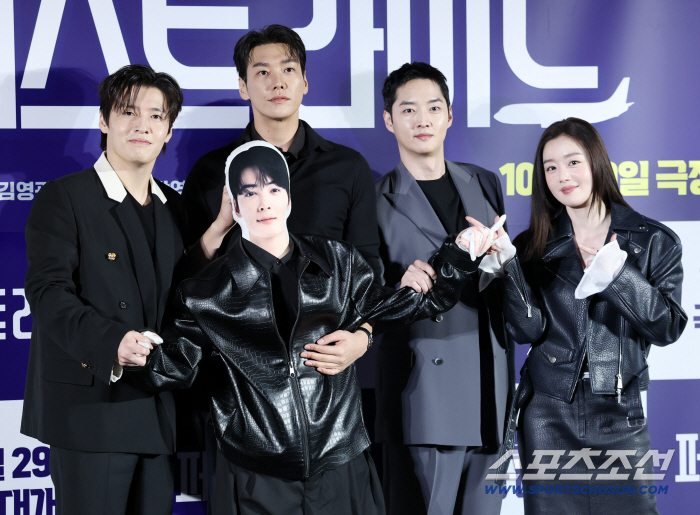 ‘The First Ride’ Starring Kang Haneul, Kim Youngkwang Opens Oct. 29
