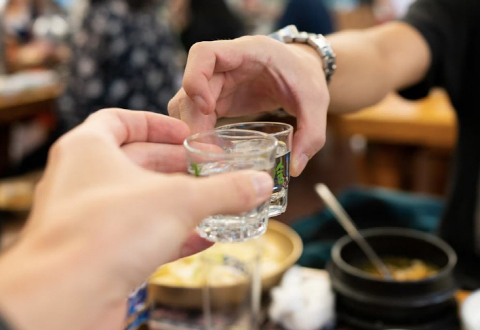 There is no safe drinking...Alcohol Dependence Increases Risk of Dementia by 51%