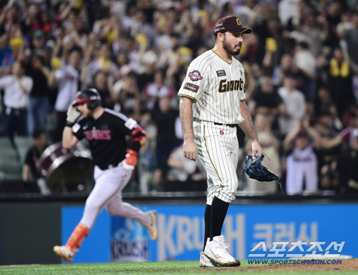 He's aiming for LG's first time. I took a month off, but 30 home runs and 100 RBIs are in front of me for two consecutive years. Turned portrait house LG into a feast 