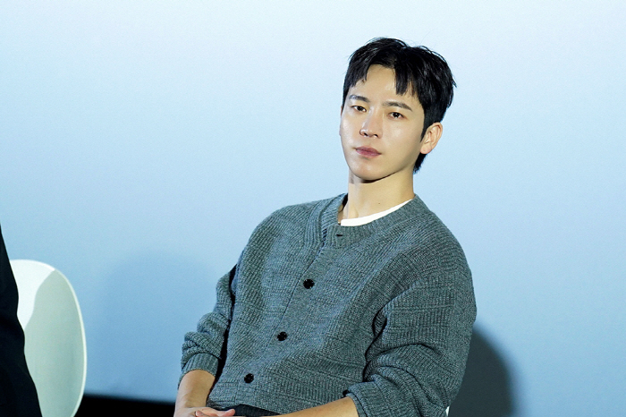 Lee Jae-gyun shined at the 30th BIFF Salon de Holmes → Scarlet and Project Y Working hard