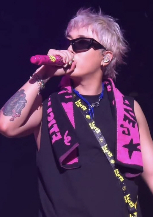 FTISLAND’s Lee Hong-gi Apologizes for Festival Cancellation Due to Vocal Cord Injury